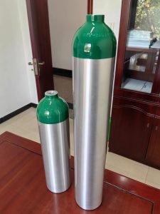 Bombona de gas de aluminio con superficie lacada